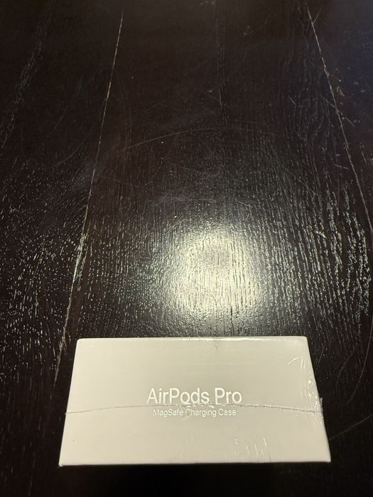 —Apple Airpods Pro —