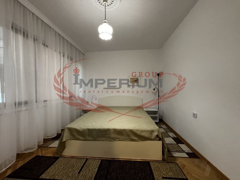 Дава се под наем Тристаен апартамент в Варна, Център - 80 кв.м за 663 € - Снимка #6