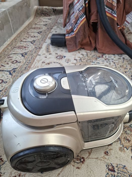 Продам пылесос Avalon 2000W