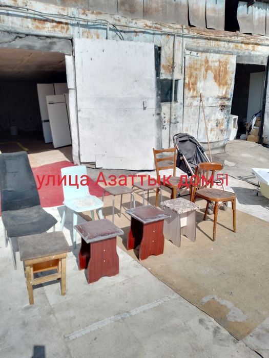 Улица Азаттык дом51 Продам стулья