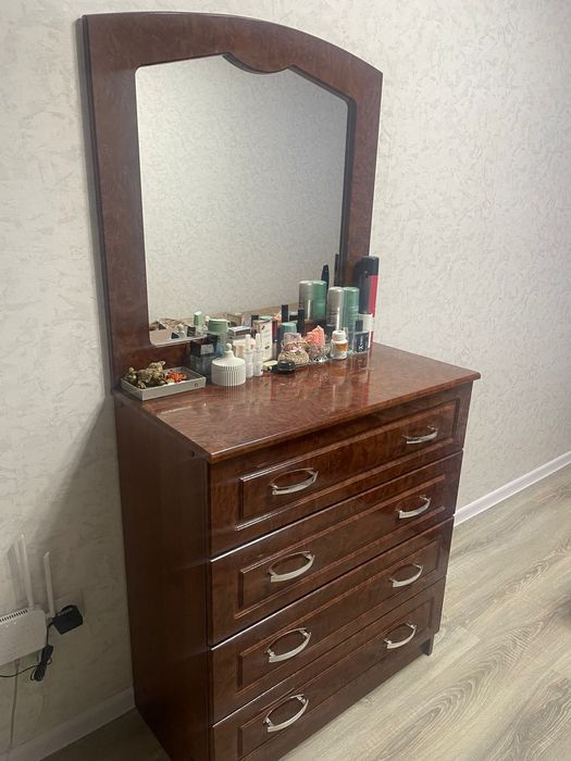 Спальный гарнитур