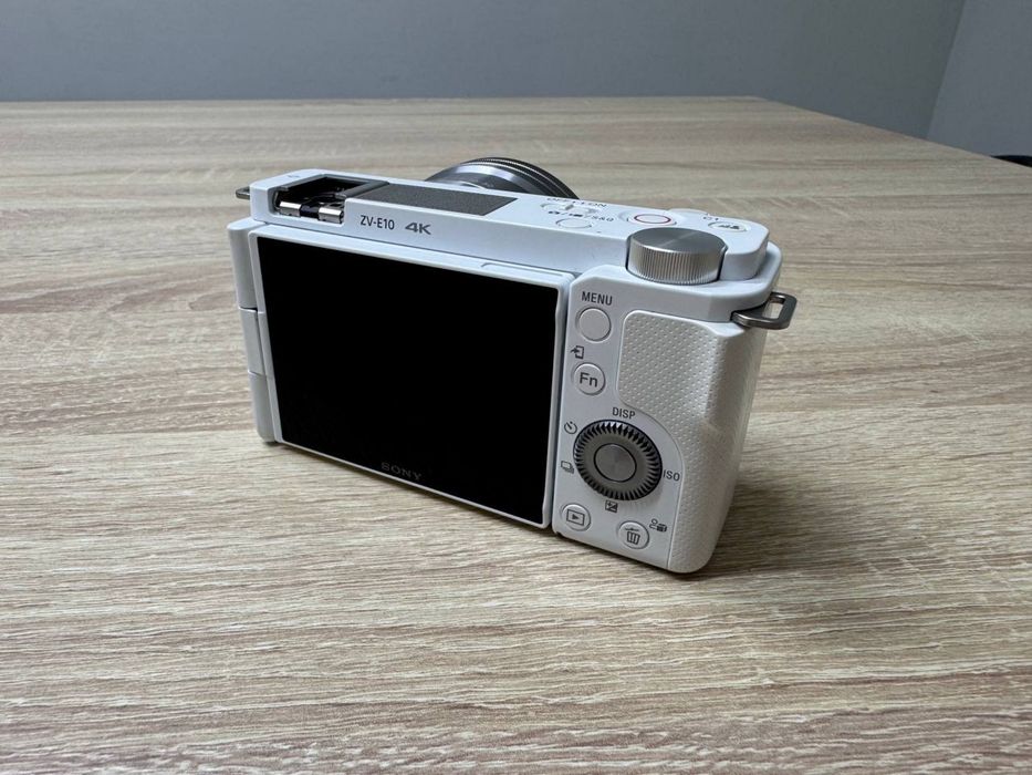 Фотокамера Sony ZV-E10