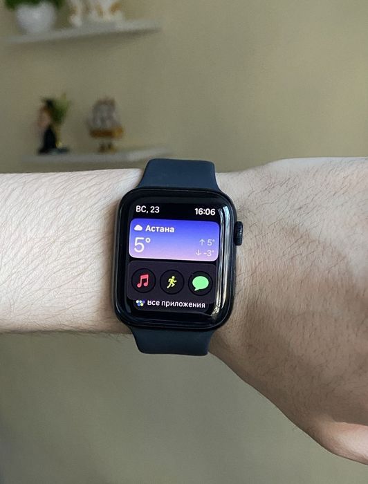 Apple Watch SE 2 АКБ 99 % Почти Новый Звонить Оригинал