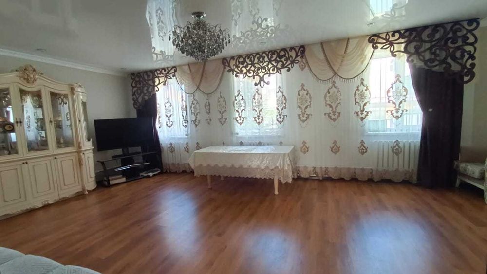 Продам 2 дома во 1 дворе