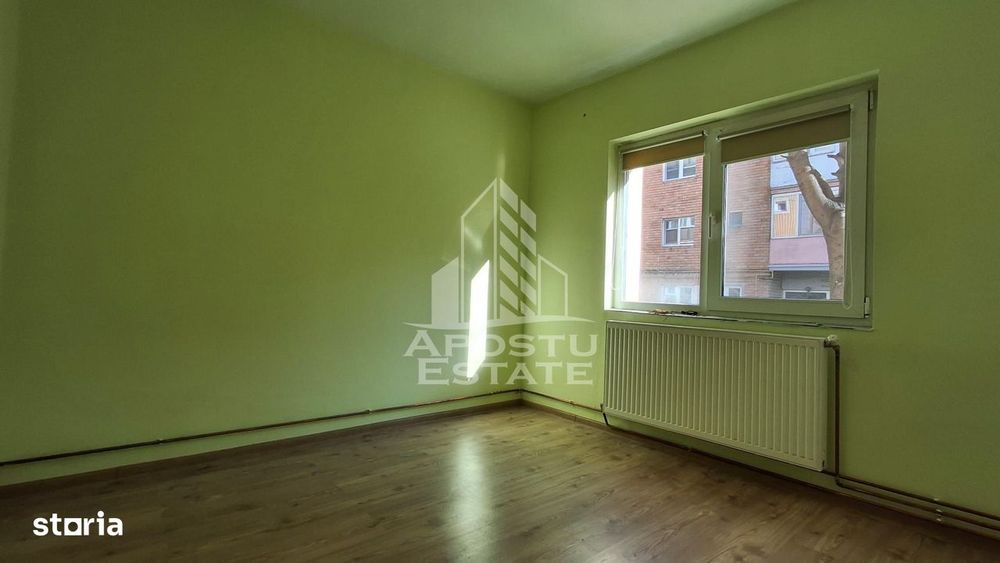 Apartament 3 camere la parter – ideal locuinta sau afacere,