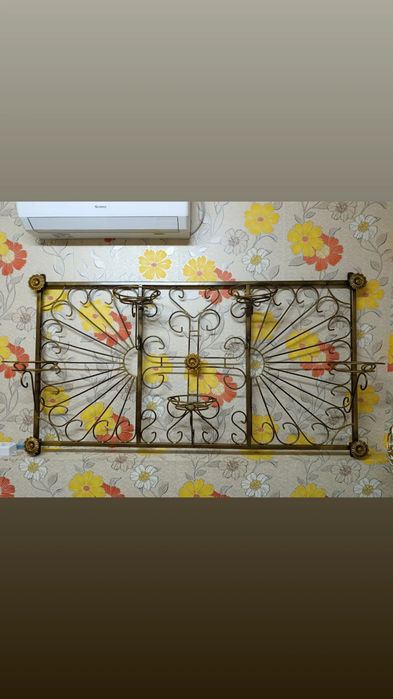 Продам подцветочник настенный