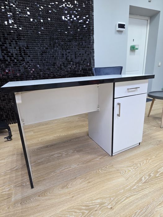 Стол маникюрный б/у