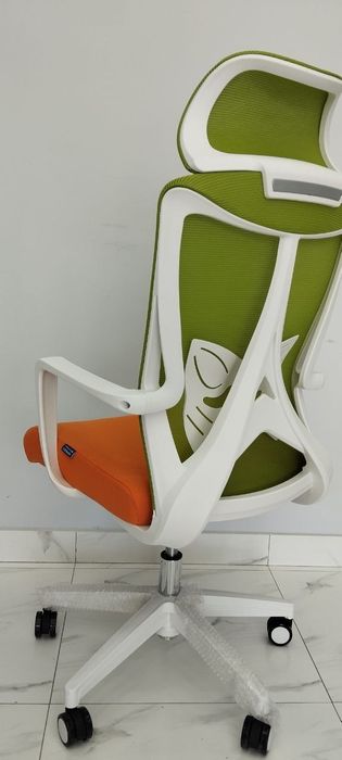 Офисное кресло модель Лара