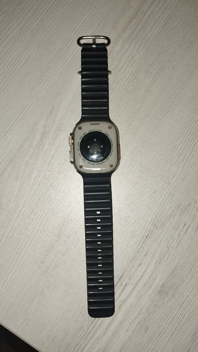 Smart Watch Ultra — Komplektda 2 ta remeshok va zaryadlovchi