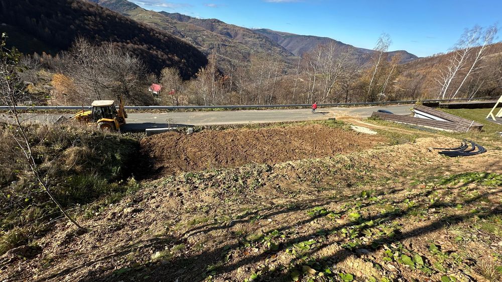 Teren  1363 m2 MUNTELE  RECE !