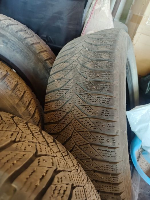 Продам шины комплект 4 штуки
