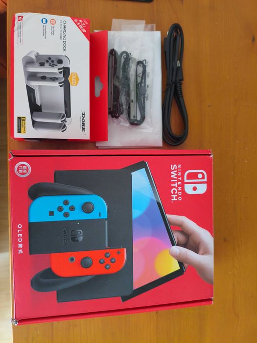 Игрова конзола Nintendo Switch Oled комплект