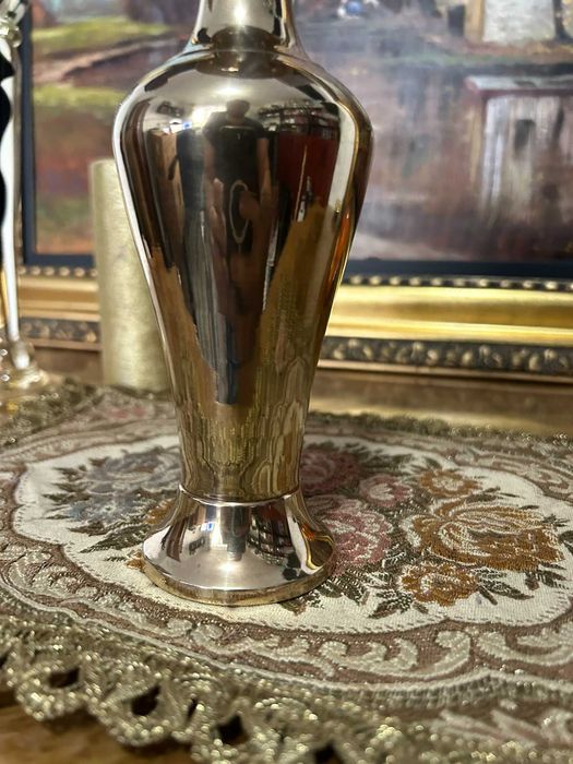 A107 Vaza decoratiune de alama veche 271g 20h si 7d