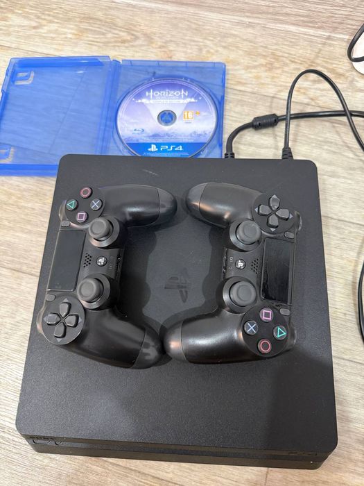 Продам playstation 4 slim