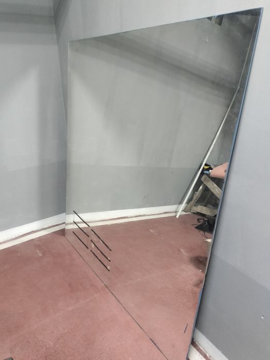 Зеркло нур Сити званите