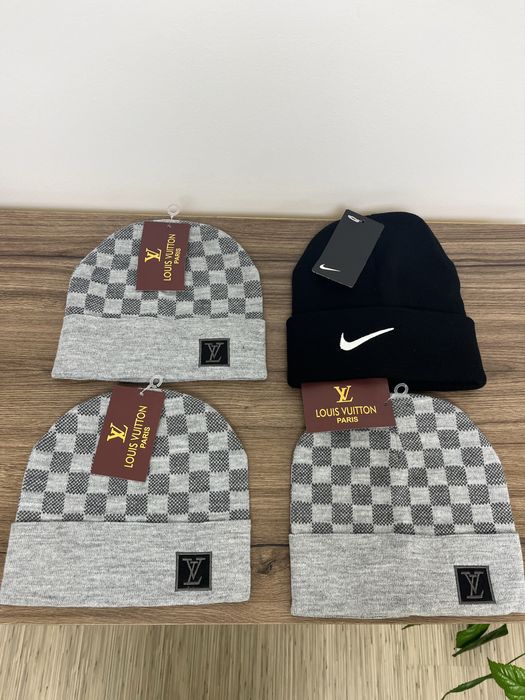 Caciuli LV, caciula nike nu mai eate dispobila