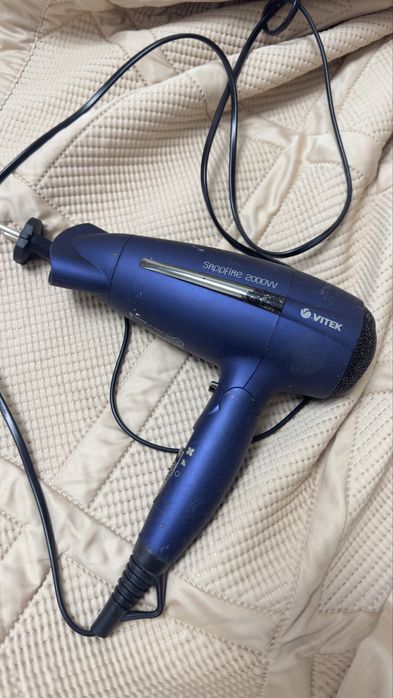 Продам фен хорошего качества vitek