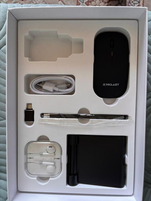 Продается новый планшет. Торг есть