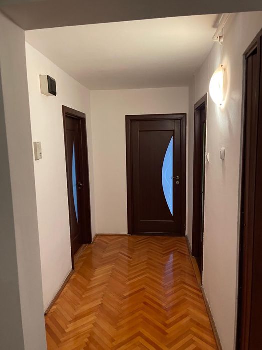 Vand apartament 3 camere  101 m2 zona lebada (vizavi de kaufland)