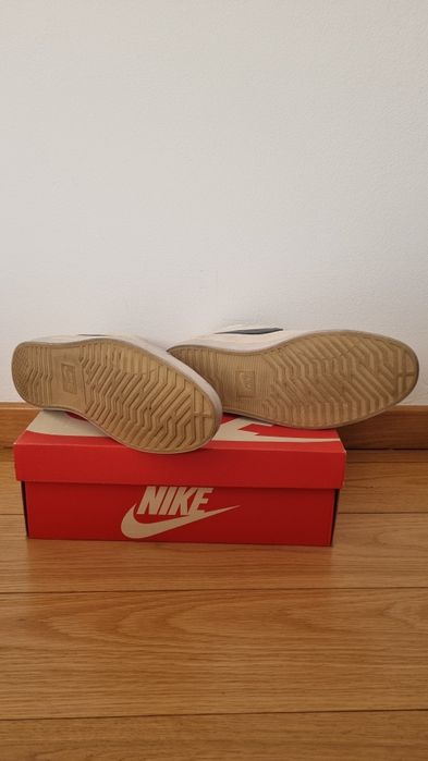 Tenisi Nike piele intoarsa