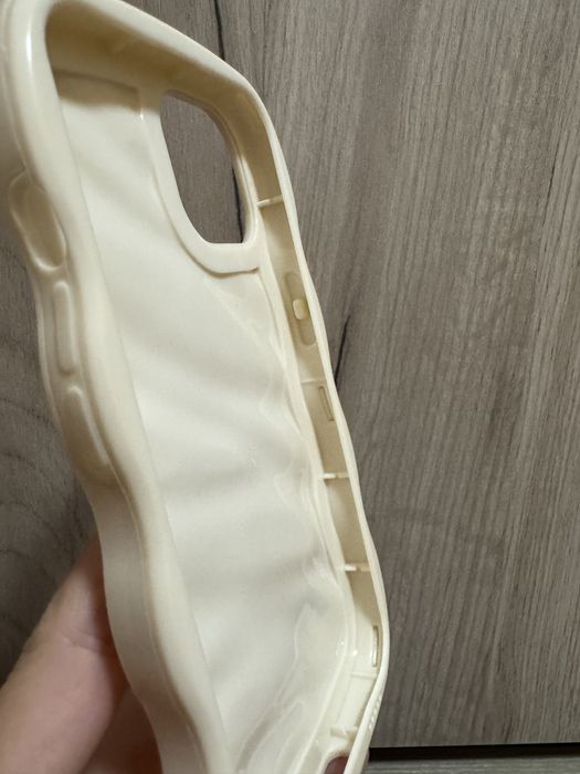 Продаю чехол айфон 13