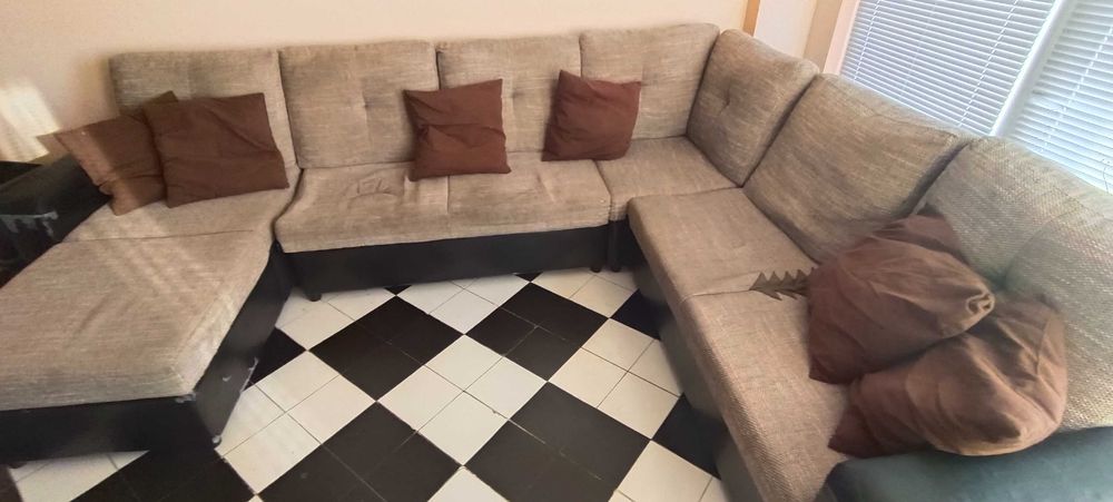 Пе образен диван