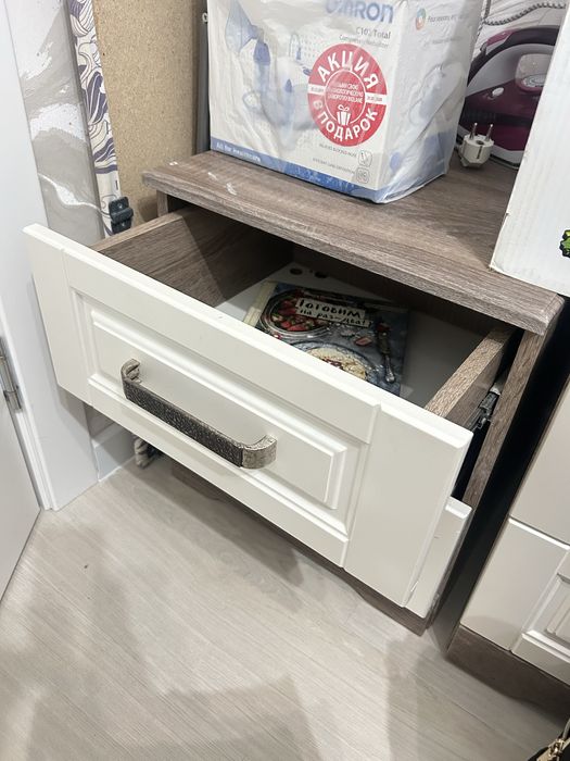 Продам 2-х кровать, комод, тумбы