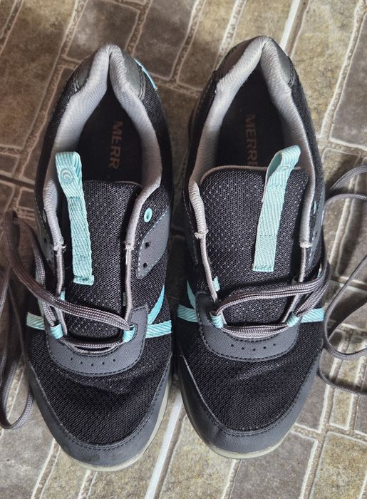 Продам кроссовки