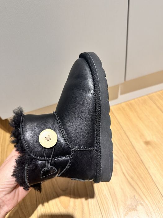 Ghete stil UGG , negre din piele