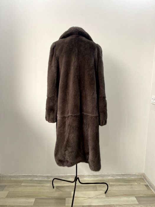 Скидка.Натуральная норковая шуба с английским воротником