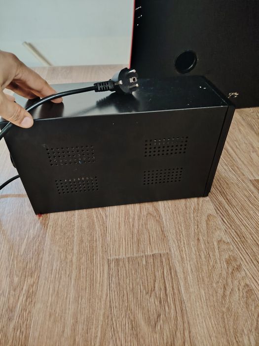 Продам ибп SVC V-1500-L-LCD