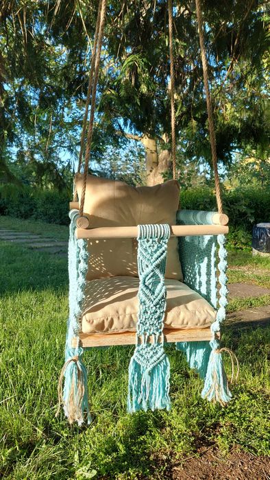 Ръчно плетена детска люлка