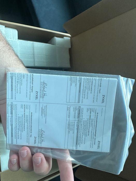 Zyxel GS1920-24HPv2 Smart Managed PoE+ Switch — Чисто нов