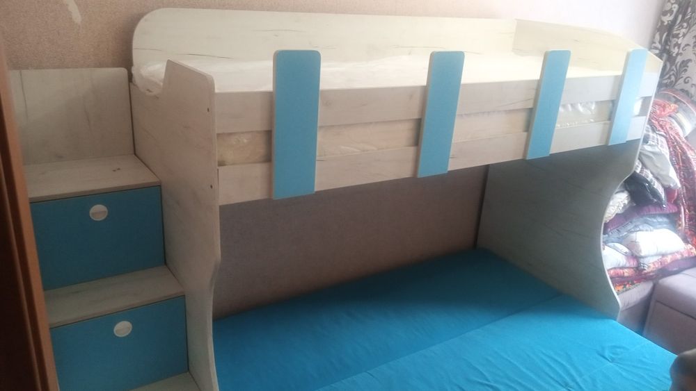 Продам двухъярусную кровать