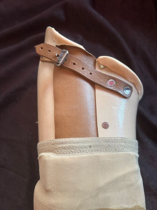 Proteză de coapsă dreaptă – manson silicon + pin