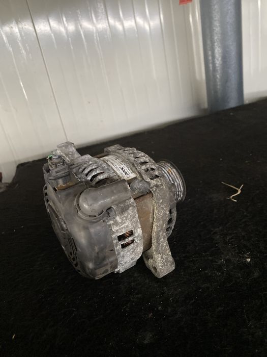 Alternator 1.4 D Toyota Auris 27060-ON100