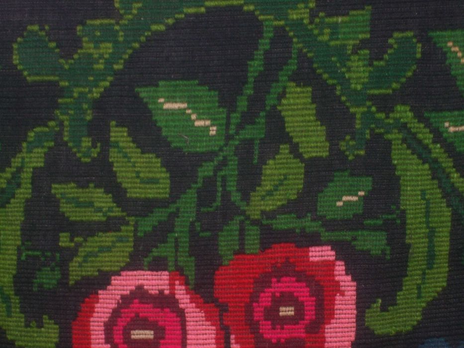 Cuverturi noi traditionale cu diferite broderii