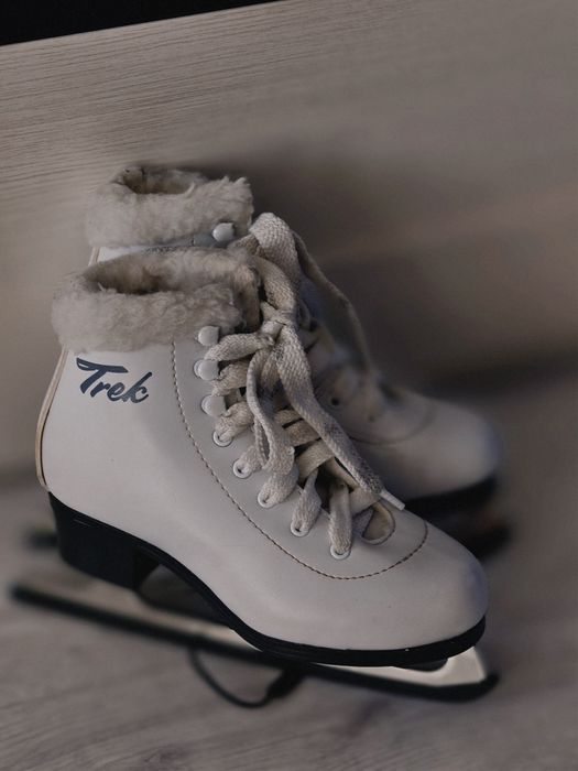 Продам коньки 33 размер