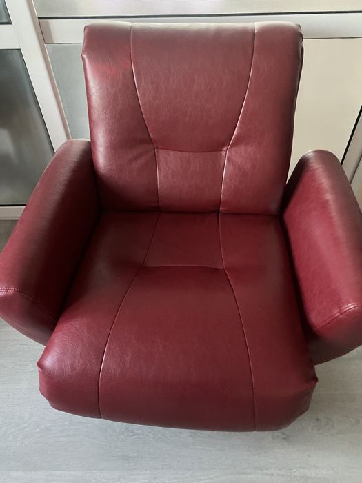 Кожен фотьойл бордо