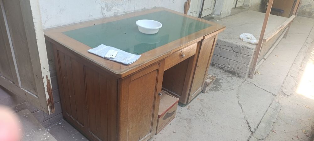стол письменный отдам