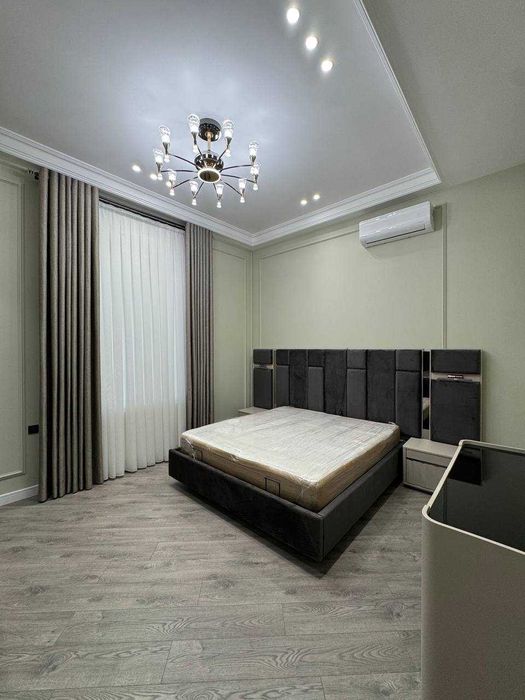 на Центр Луначарского  ПРОДАЕТСЯ ДОМ 5 СотокКомната: 7