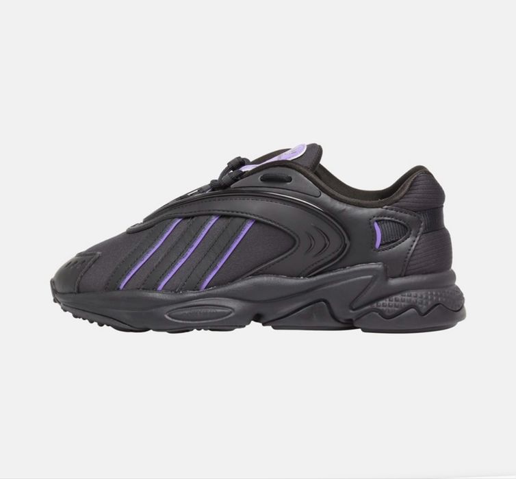 Обувки adidas Oztral