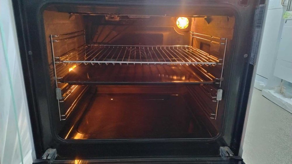 А+ Готварска печка с керамичен плот Electrolux-Електролукс 74 л