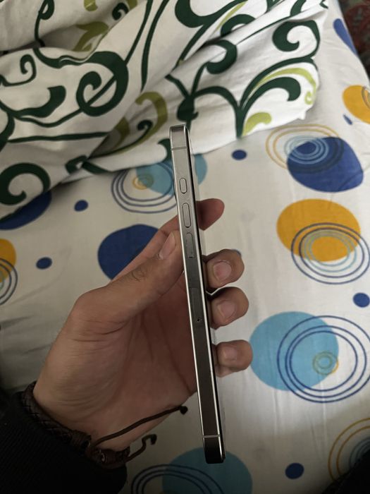 Продам 16 про макс