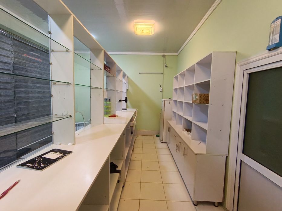 Срочно шкаф, витриналар сотилади