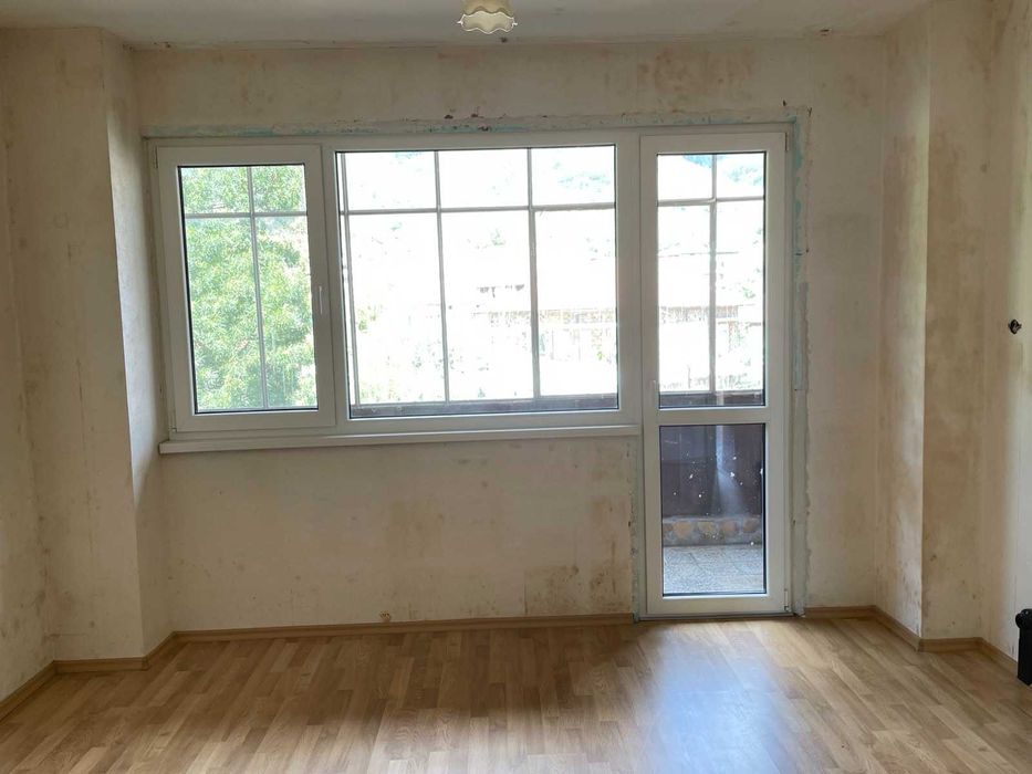 Тристаен Апартамент в гр. Карлово