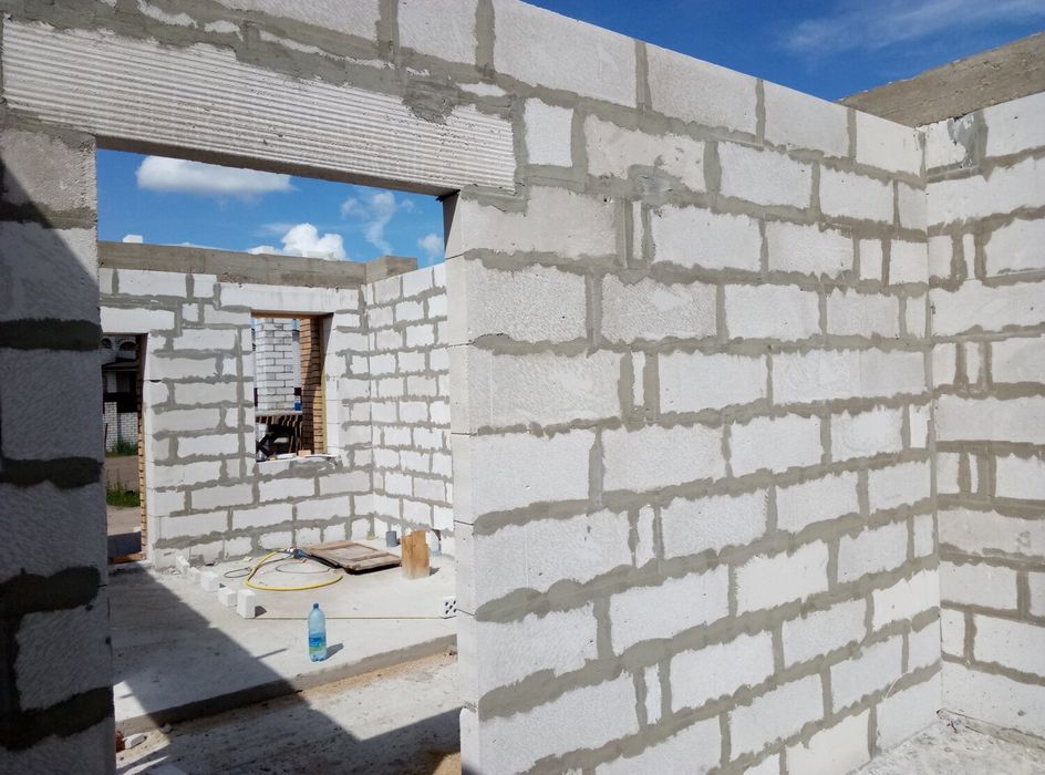 Фундаментдан томигача Уй курамиз. . Noldan uy quramiz