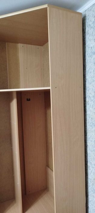 Шкаф угловой в отличном состоянии