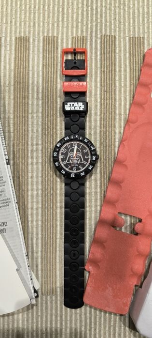 Детски часовник Swatch Flik-Flak Star Wars Darth Vader