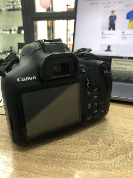 Canon EOS 2000D (p25)